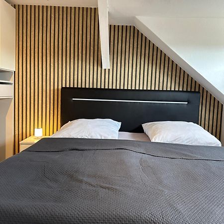 Schoenes City-Apartment Mit 2 Schlafzimmer, Parkplatz, Ruhig Und Hell, D46-Dg โอลเดนบวร์ก ภายนอก รูปภาพ