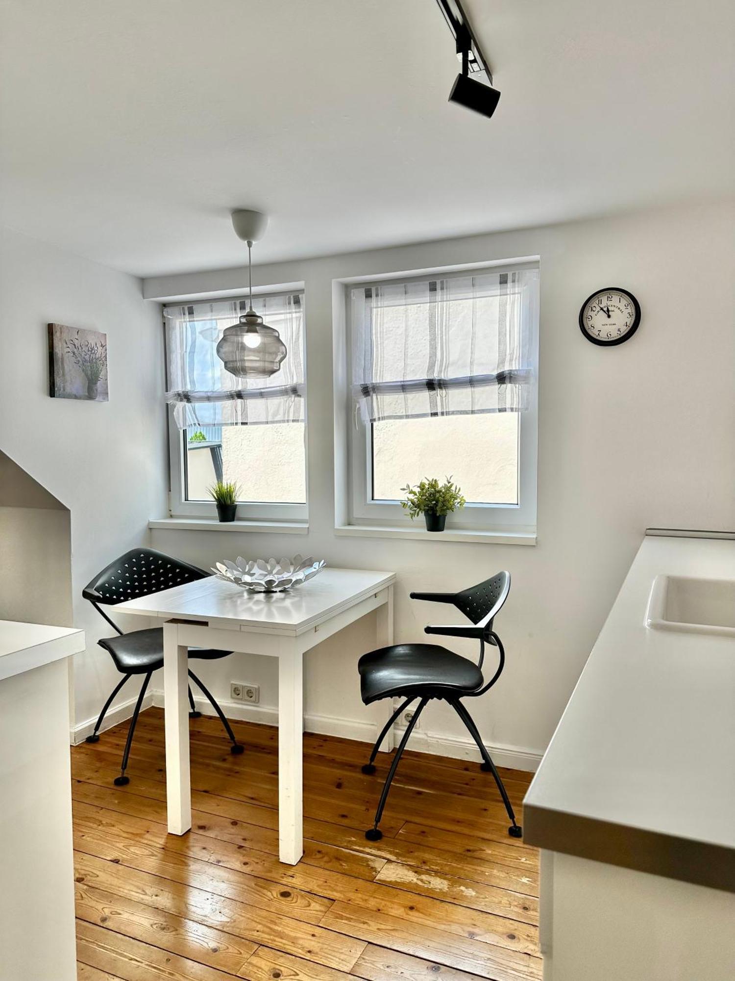 Schoenes City-Apartment Mit 2 Schlafzimmer, Parkplatz, Ruhig Und Hell, D46-Dg โอลเดนบวร์ก ภายนอก รูปภาพ