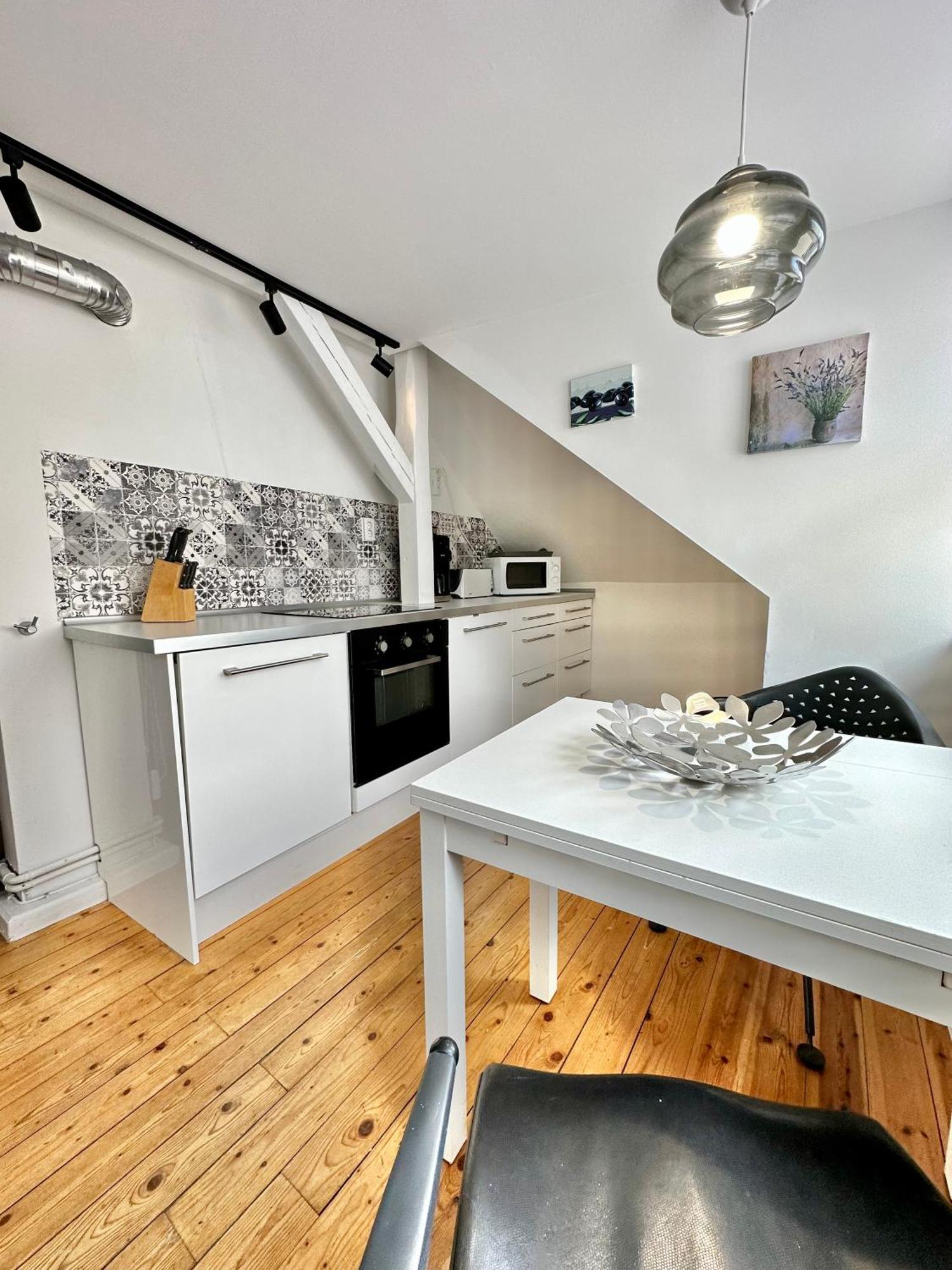 Schoenes City-Apartment Mit 2 Schlafzimmer, Parkplatz, Ruhig Und Hell, D46-Dg โอลเดนบวร์ก ภายนอก รูปภาพ